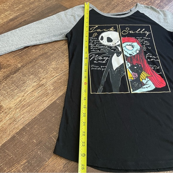 2🍒/$36~Disney's Jack & Sally Long Sleeve Top~ Medium - Picture 6 of 7